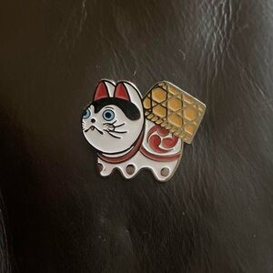 Lucky cat enamel pin